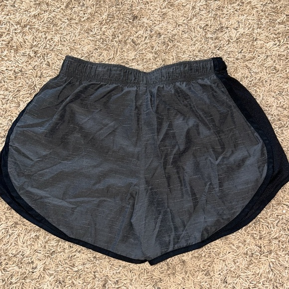 Distress Pattern Nike Dri-Fit Shorts - Picture 4 of 4